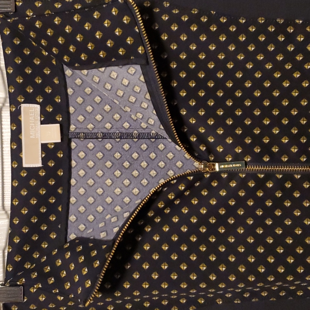 Michael Kors Diamond Pattern Pencil Skirt - Picture 5 of 8